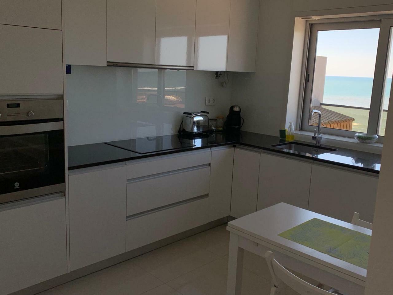 Front Beach Apartment Povoa de Varzim Exterior photo